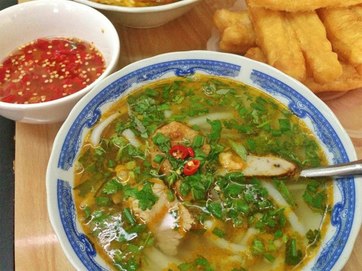 Bánh canh là đặc sản của mảnh đất Đà Thành.